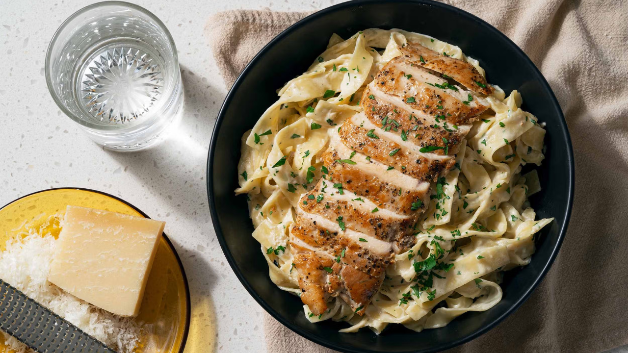 8. Chicken Alfredo Pasta