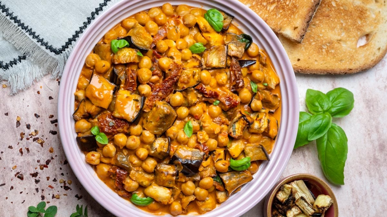 3. Creamy Tuscan Chickpeas