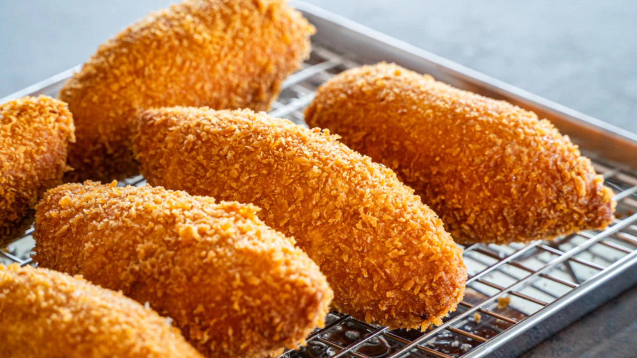 4. Japanese Kare Pan (Curry Bread)