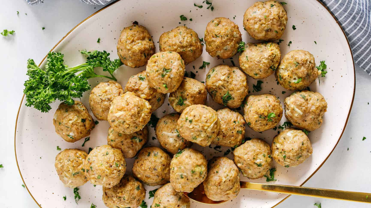 3. Garlic Parmesan Turkey Meatballs