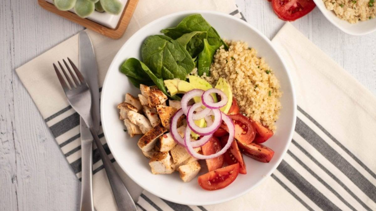 5. Chicken Quinoa Power Bowl