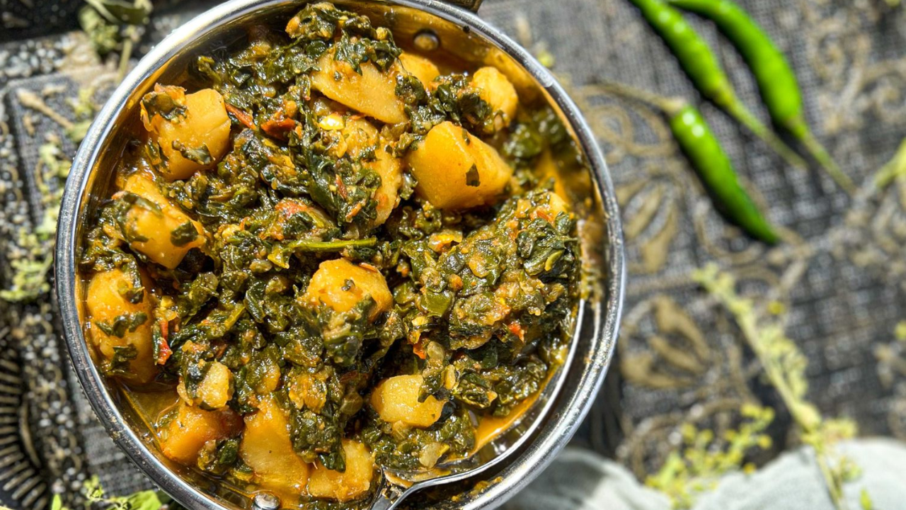7. Aloo Palak (Spinach and Potato Curry)