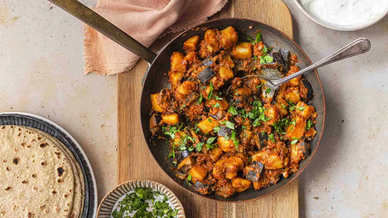 4. Aloo Baingan (Potato and Eggplant Curry)