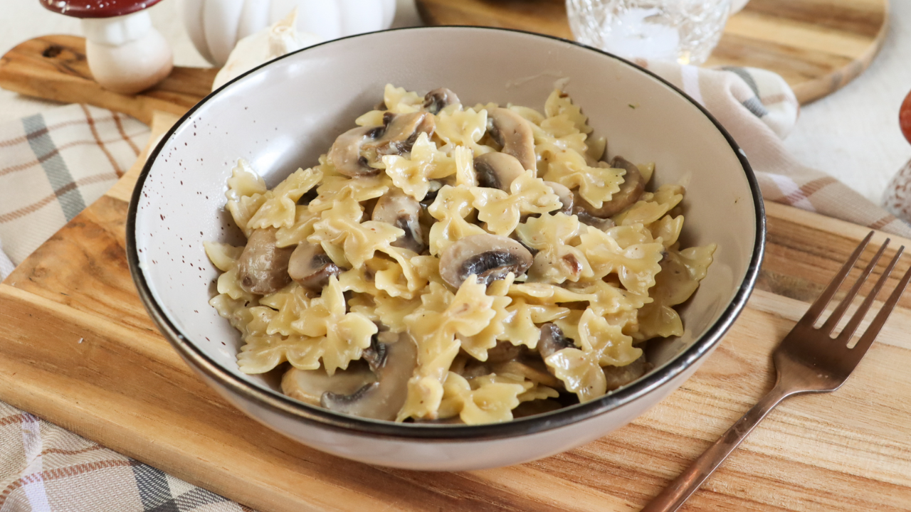 10. Easy One-Pot Creamy Mushroom Pasta