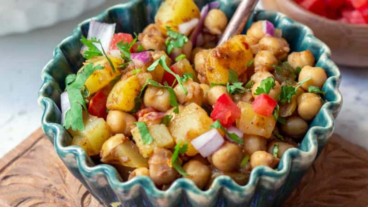 5. Karachi-Style Mixed Plate Chaat